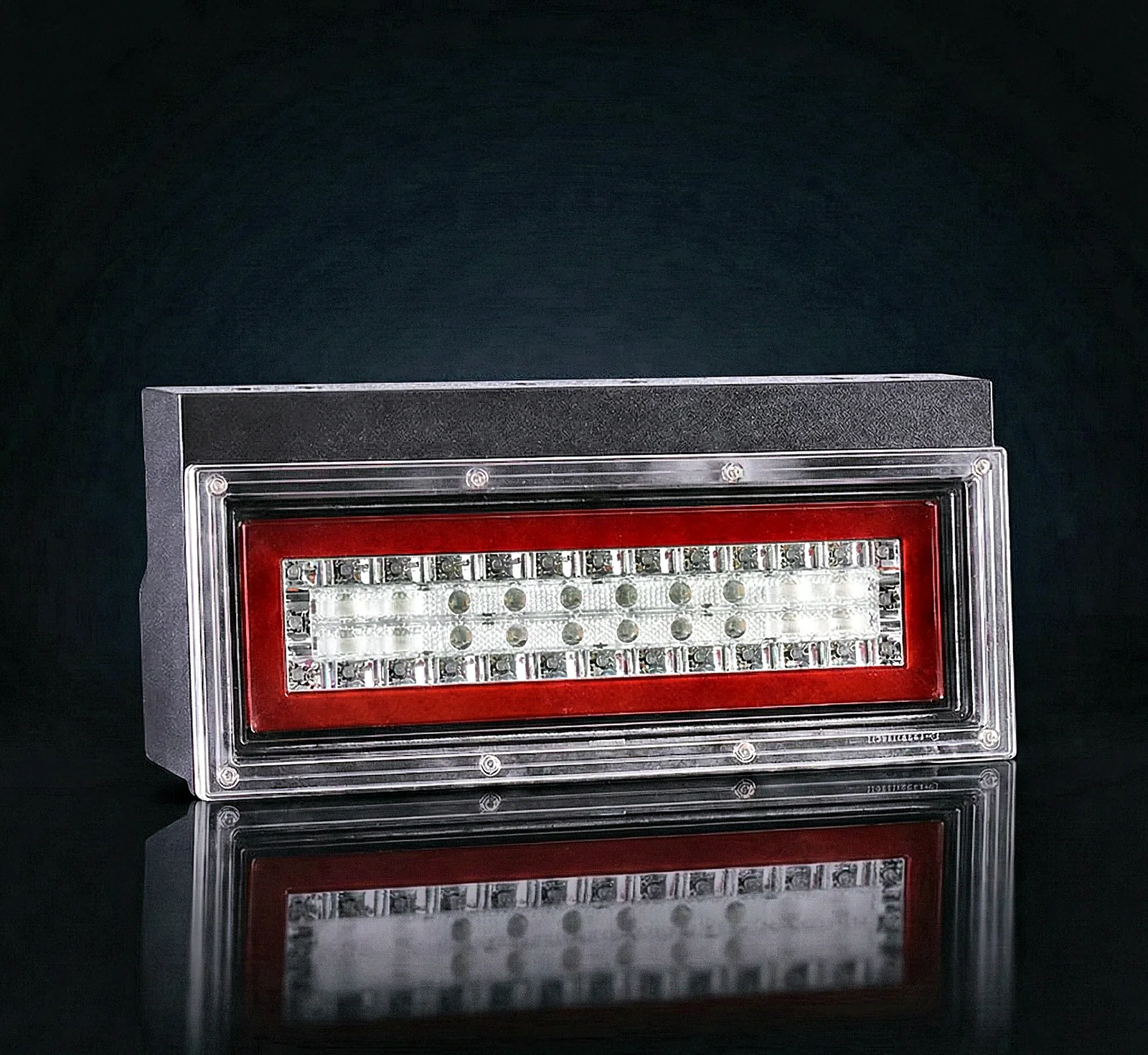OIRAN JUNIOR compact LED tail lamp for 1t–2t trucks — 12/24V rear combination light