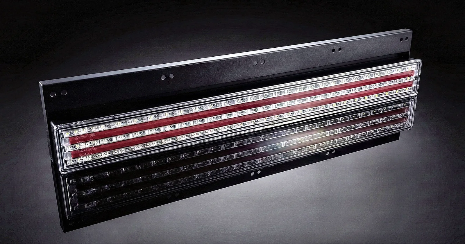 OIRAN TSURUGI blade-motif full-LED truck tail lamp, product view