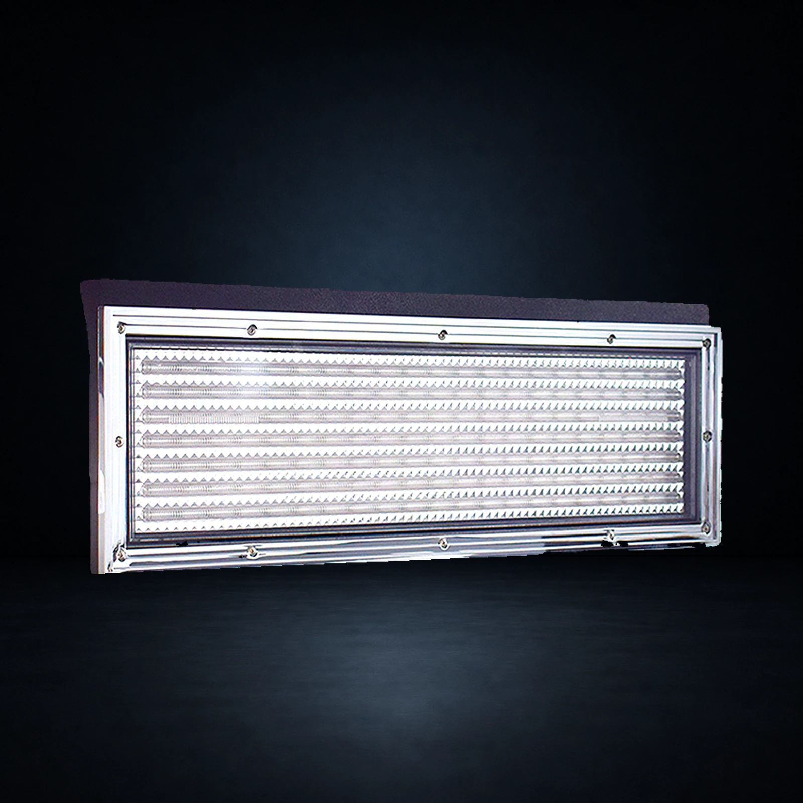 OIRAN KIRAMEKI full-LED truck tail lamp with 147 LEDs per side, product view